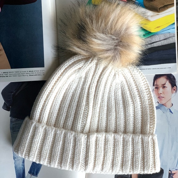Ribbed beanie with faux-fur pom-pom - Picture 5 of 8